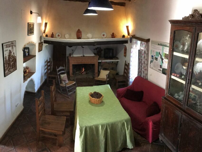 casa rural con chimenea viña del duco azuaga badajoz extremadura alojamiento sostenible